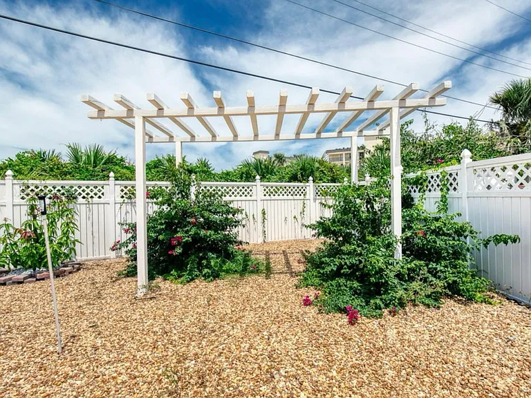 7 San Jose Cir — Photo 32