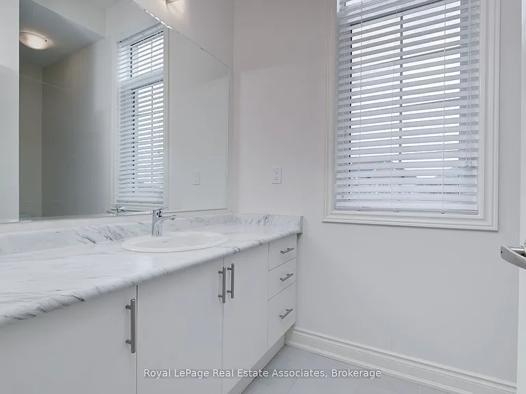 34 Attwater Dr E — Photo 22