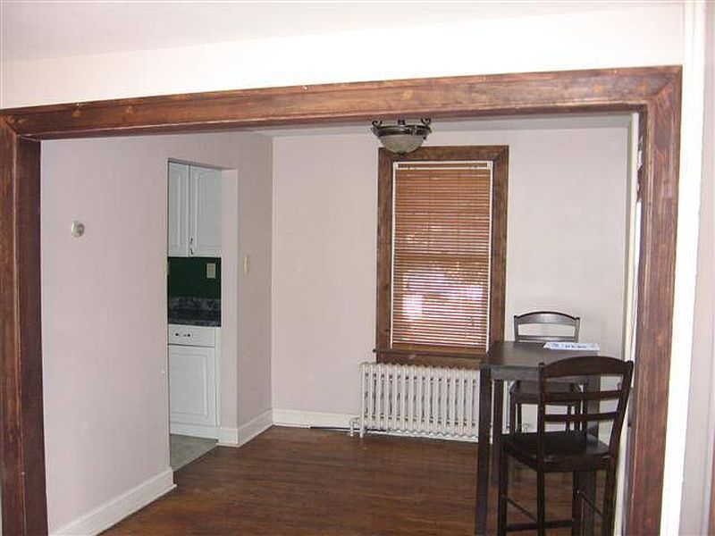 4th image of 225 MARYLAND Avenue