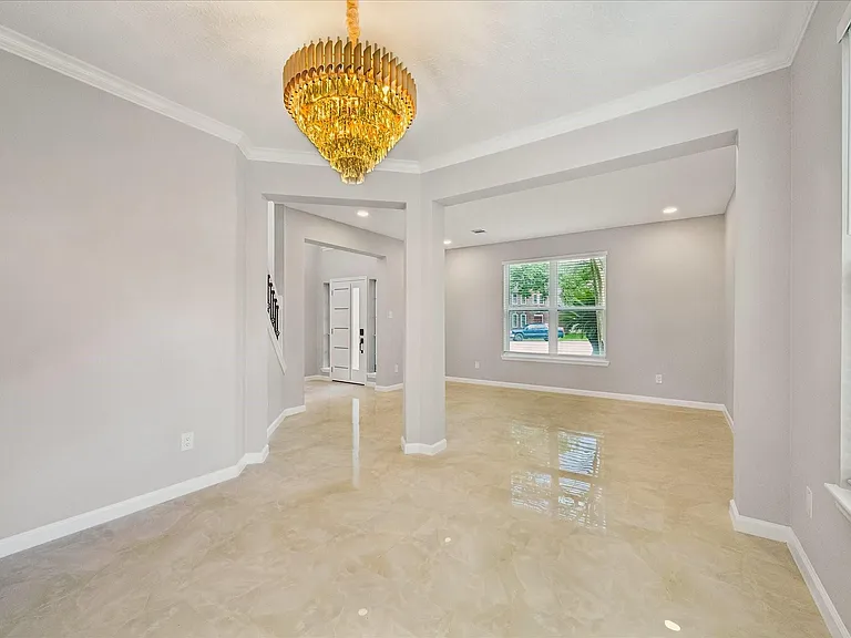 1306 Hunter Wood Dr — Photo 7