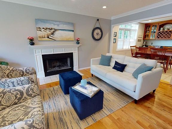 5th image of 10 Lavalley Ln