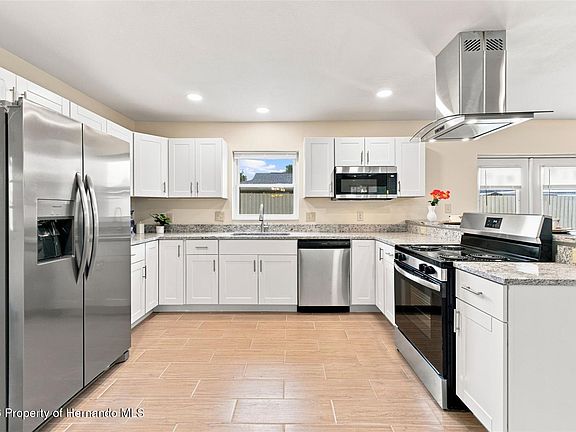 3rd image of 3822 Ravenna Dr