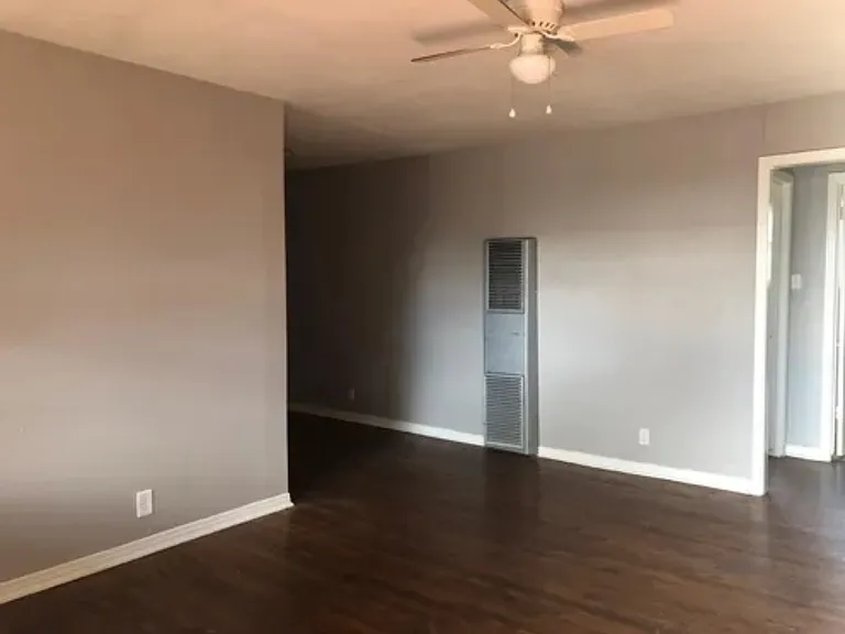 2819 Holmes St #103 — Photo 1