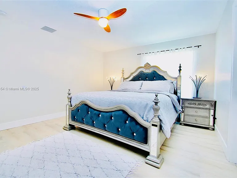 244 NW 6th Ave — Photo 15