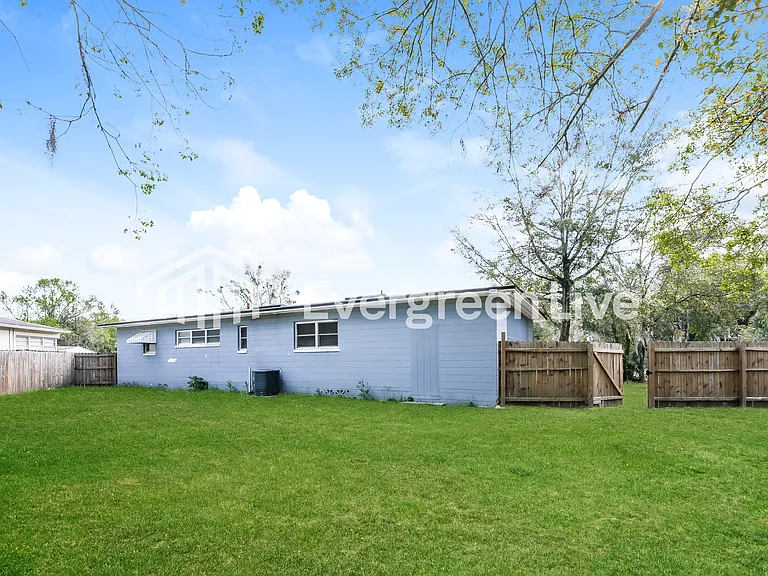 2103 Tegner Dr — Photo 15