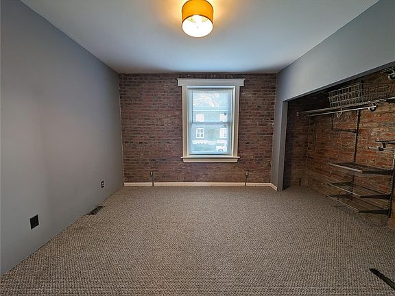 2nd image of 2215 Keokuk St