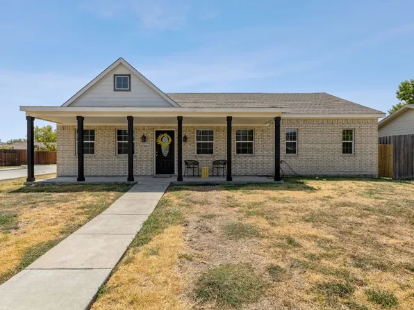 8306 Chesham Dr, Rowlett, TX 75088