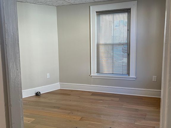 Living room, as seen from kitchen