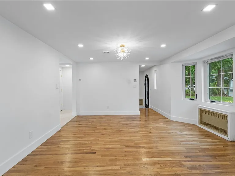 115 Old Mill Rd — Photo 20