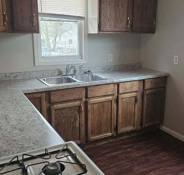 608 Ralston St — Photo 7
