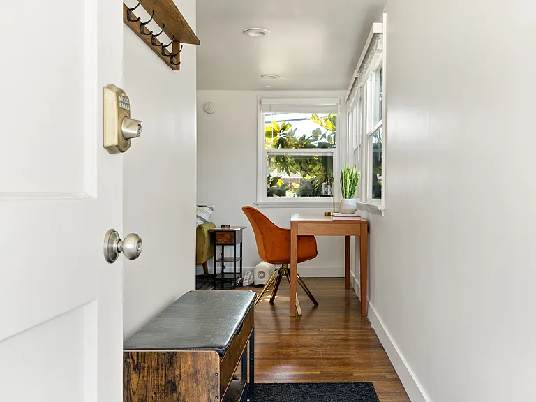 1736 Franklin St #C — Photo 13