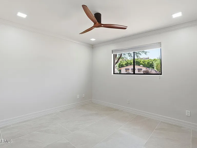 2221 E Vista Ave — Photo 26