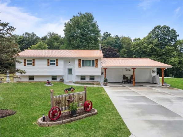 126 Dean St, Freedom, PA 15042