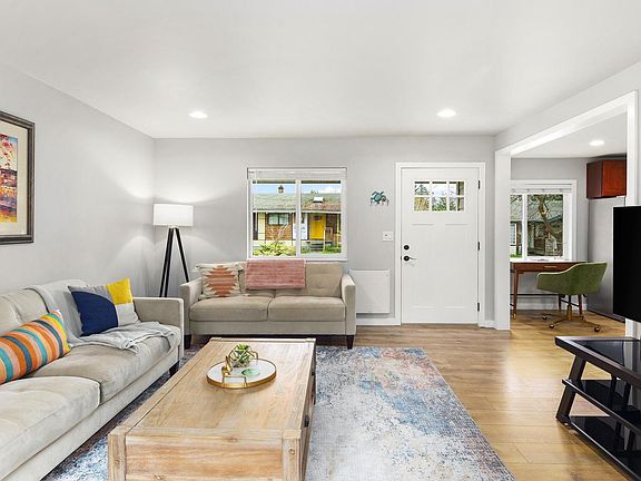 5th image of 19036 Ballinger Way NE