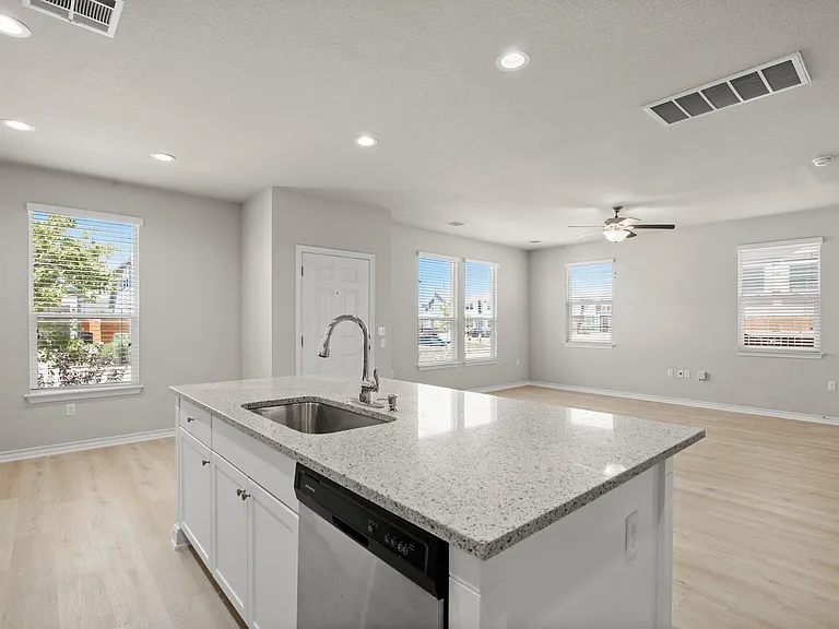 11804 Clayton Creek Ave — Photo 4