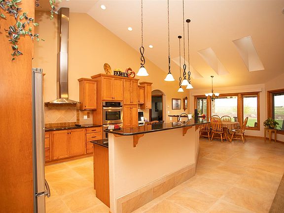 4th image of 3845 Canyon Ct
