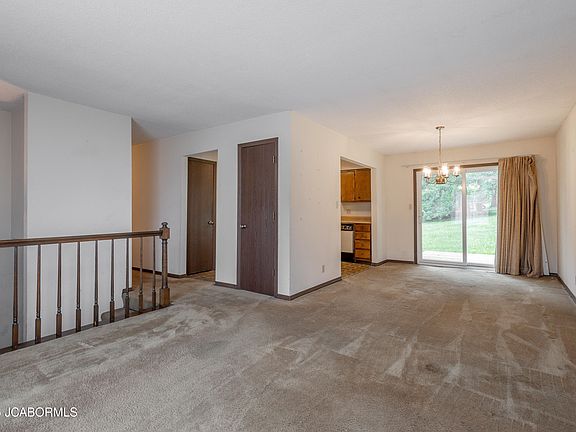 4th image of 168 E Cedar Ct