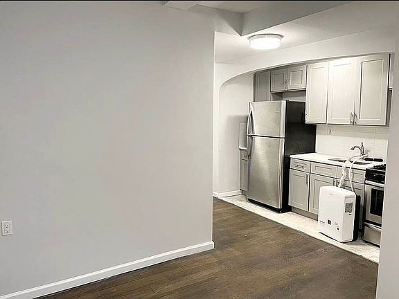 2nd image of 354 E 8th St APT 1