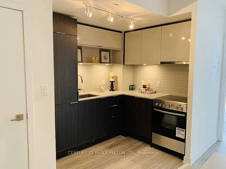 159 Wellesley St E #1602 — Photo 18