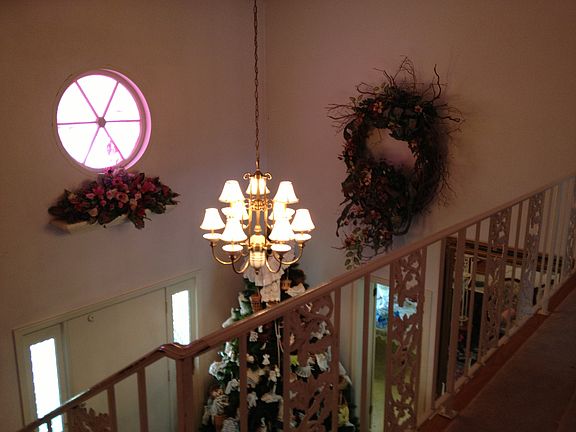 5th image of 162 Woodsboro Dr