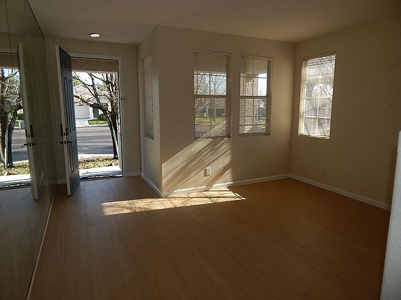 4th image of 3120 Lanai Ct