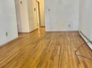 6845 75th St, Middle Village, NY 11379