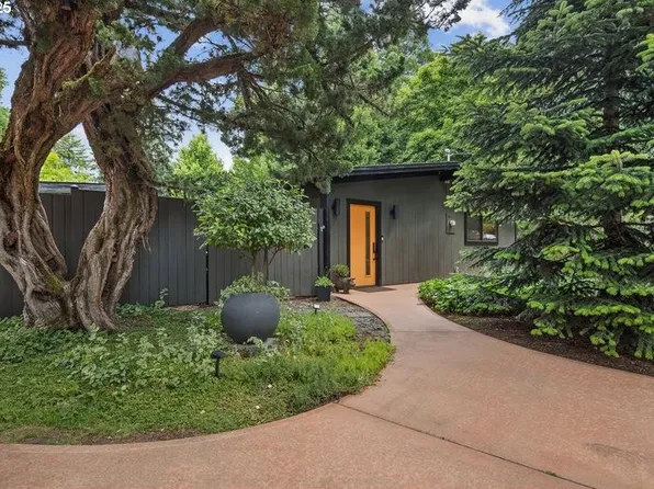 7725 SW Stewart St, Portland, OR 97223