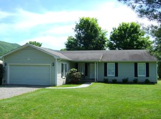 140 Lunceford Ln, Mountain City, TN 37683