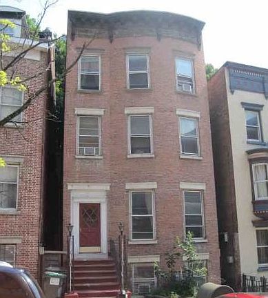 5th image of 81 Columbia St APT 8