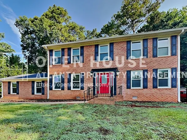 6839 Woodcreek Ln, Douglasville, GA 30135