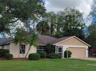 4060 Vine Ln, Naples, FL 34112