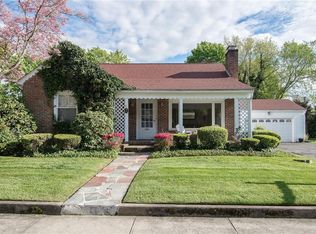 21 Dyer St, Warren, RI 02885