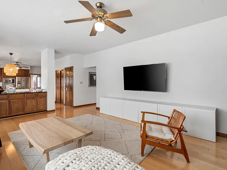 908 Burn Oak Dr — Photo 31