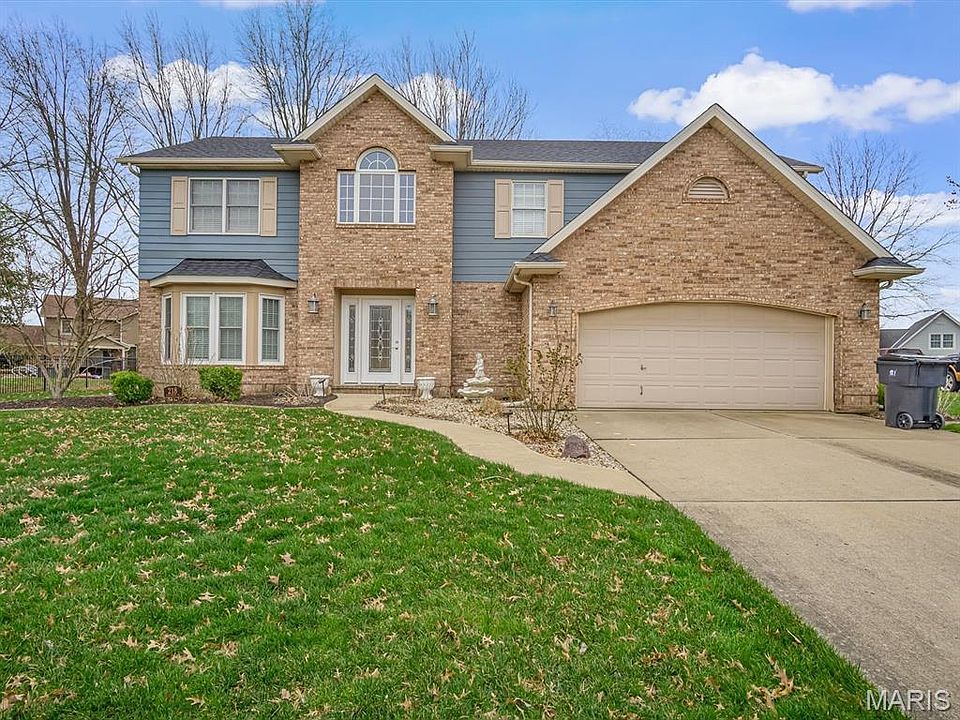 1st image of 218 Winterberry Dr