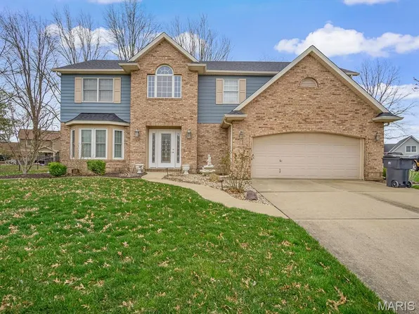 218 Winterberry Dr, Belleville, IL 62220