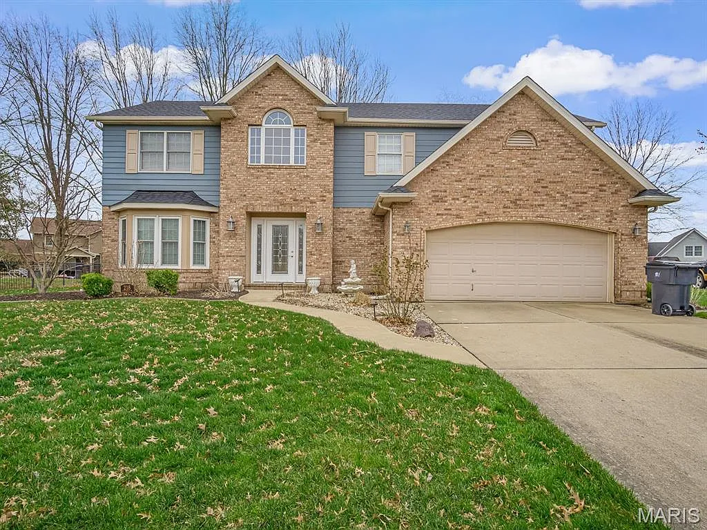 218 Winterberry Dr photo 1