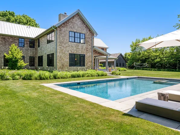 93 Three Sisters Ln, Amagansett, NY 11930