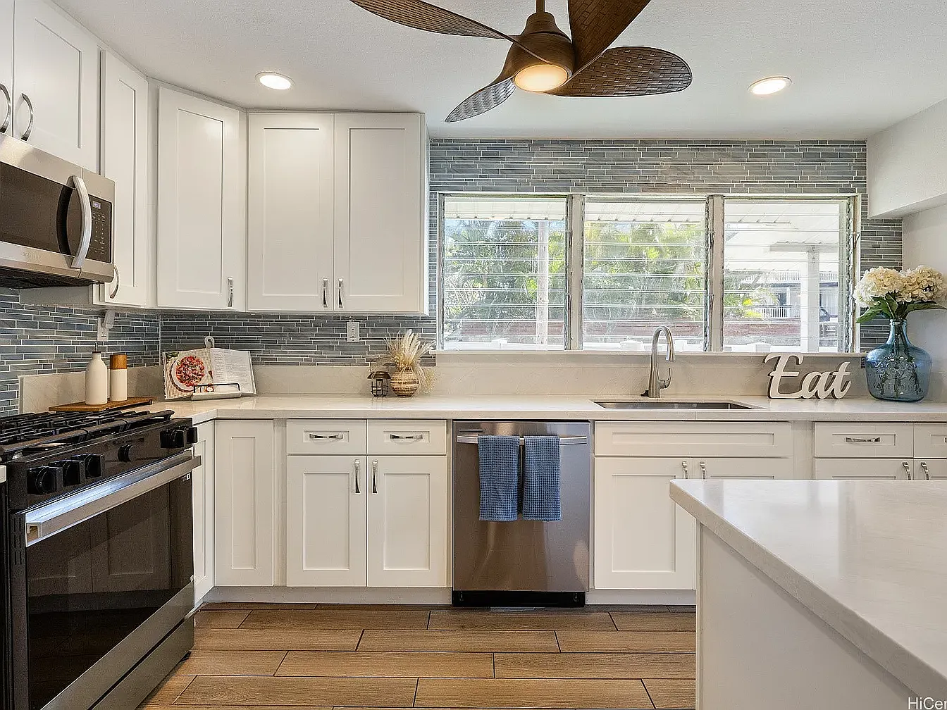 3 bed, 1200 sqft, $4,300 — Photo 2