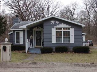 7829 N Clover Ln, Walkerton, IN 46574