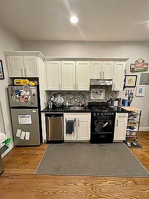 2nd image of 55 Ten Eyck St APT 1R