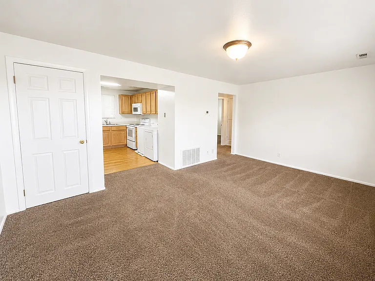 434 S 700 W #9 — Photo 2