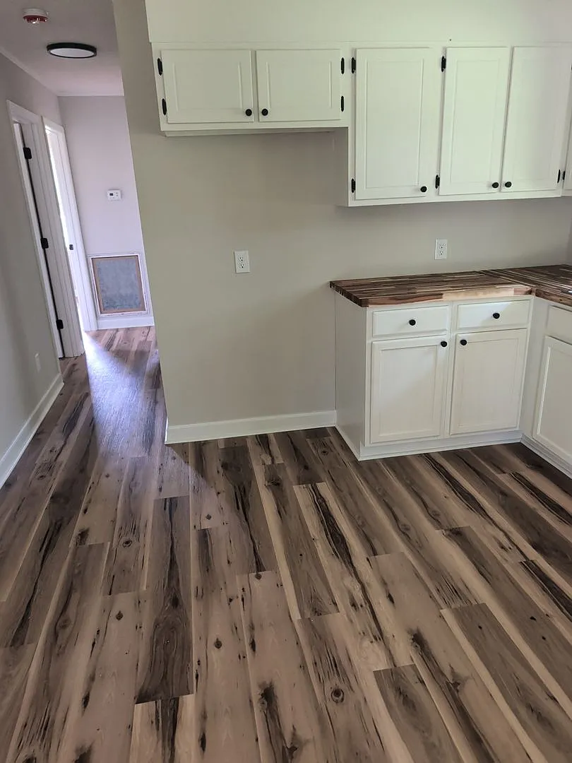 Fully remodeled 3 bedroom 1 bath ready to move in. — Photo 2