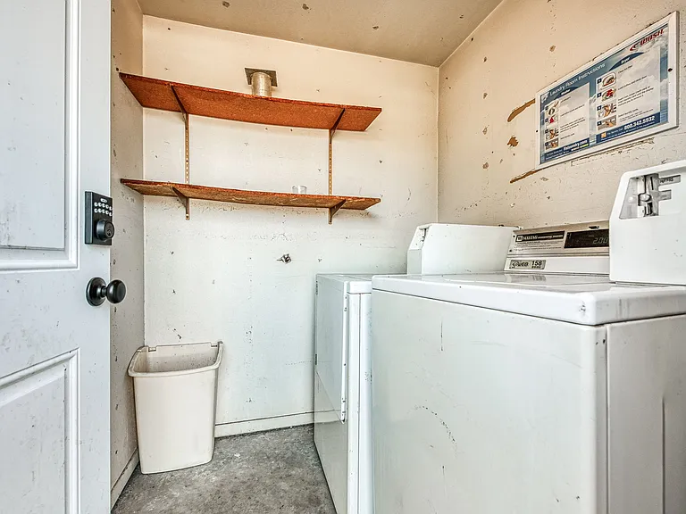 6035 N College Ave #B — Photo 13