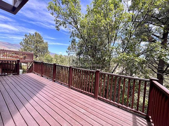 2nd image of 826 Pebblewood Dr