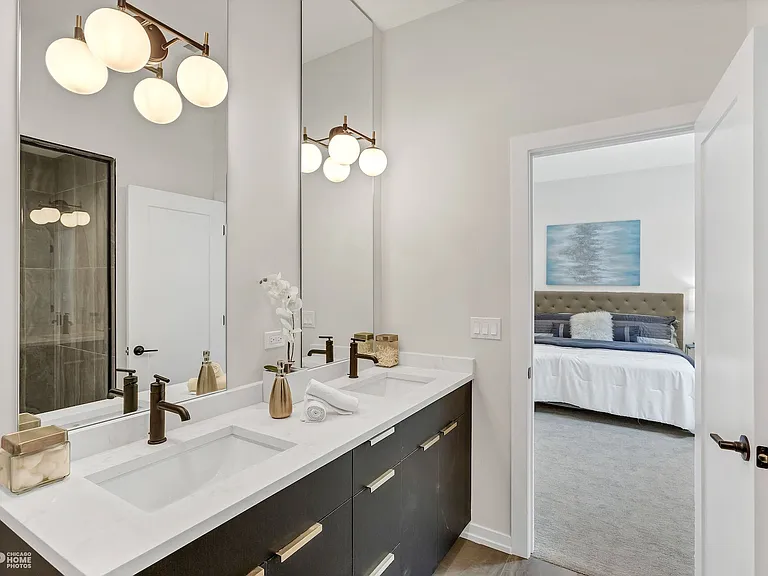 5201 S Wabash Ave #2 — Photo 16