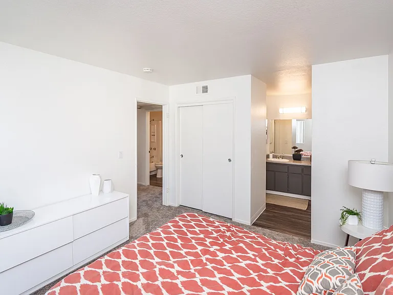 Carmel Pointe — Photo 77
