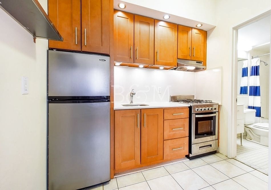 1st image of 161 Columbia Hts APT 1R