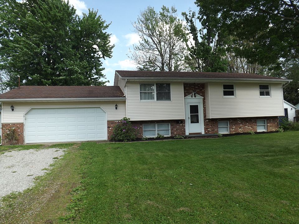 1st image of 475 1st St