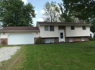 475 1st St, Geneva, OH 44041