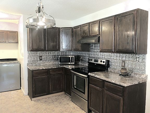 5th image of 360 Sellers Ave